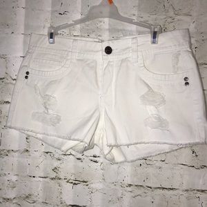 🌸 White shorts 🌸